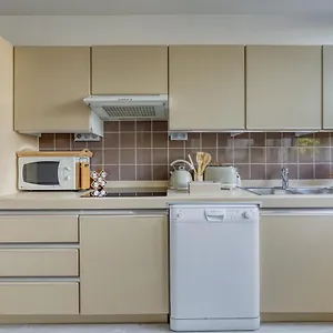 https://escale-de-lyvette-proche-orly-paris-saclay-apartment.fr-paris.fr