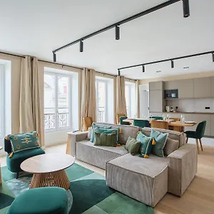 https://sublime-apartment-beaubourg-le-marais-lombard.fr-paris.fr